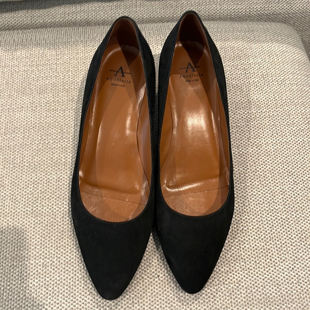 Aquatalia Size 10. 2 inch heel. Suede.